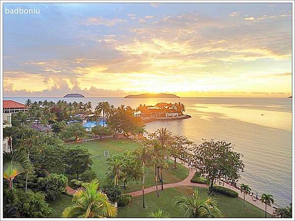 shangri-la tanjung aru resort,丹絨亞路夜市,丹絨亞路沙灘,有滑水道的飯店,沙巴住宿,沙巴住宿推薦,沙巴最美的夕陽,沙巴最美的落日,沙巴海灘飯店,沙巴玩水飯店,沙巴自由行,沙巴親子飯店推薦,沙巴香格里拉丹容亞路渡假村,食尚玩家 沙巴,香格里拉丹絨亞路渡假飯店 @壞波妞の旅行食踨