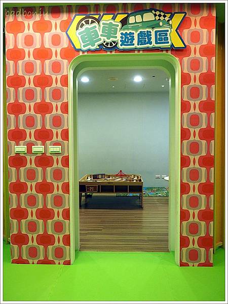 nikitarh,主題房,全台十大親子飯店,全台最大親子飯店,卡樂夥伴,卡樂次元,嬰幼兒遊戲室,新竹住宿推薦,星球渡假,星際太空艙兒童主題房,星際太空艙兒童房,煙波大飯店 新竹湖濱館,親子樂園,親子第一品牌,親子飯店 新竹,親子飯店 煙波,親子飯店推薦 @壞波妞の旅行食踨