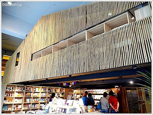 long light lounge,嘉義 讀書人,嘉義 讀書人書局,嘉義下午茶,嘉義冰果室,嘉義咖啡店,嘉義承億小鎮慢讀,嘉義文青景點,嘉義書局,夢露冰果室,夢露冰菓室,承億小鎮,承億小鎮 慢讀,那個那個,那個那個 咖啡室,那個那個咖啡,陽光酒吧 @壞波妞の旅行食踨