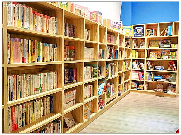 long light lounge,嘉義 讀書人,嘉義 讀書人書局,嘉義下午茶,嘉義冰果室,嘉義咖啡店,嘉義承億小鎮慢讀,嘉義文青景點,嘉義書局,夢露冰果室,夢露冰菓室,承億小鎮,承億小鎮 慢讀,那個那個,那個那個 咖啡室,那個那個咖啡,陽光酒吧 @壞波妞の旅行食踨