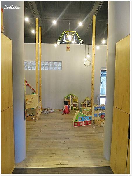 hape,hape 台北,hape木樂地 台北館,hape木樂地 木製遊樂天地,台北室內沙坑,台北室內親子景點,台北溜小孩,台北親子景點,台北雨天溜小孩,木樂地,木樂地 台北,木樂地 台北大安館,木樂地 營業時間,木樂地 門票,木樂地 預約,木製遊樂天地 @壞波妞の旅行食踨