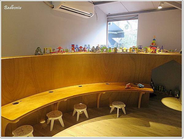 hape,hape 台北,hape木樂地 台北館,hape木樂地 木製遊樂天地,台北室內沙坑,台北室內親子景點,台北溜小孩,台北親子景點,台北雨天溜小孩,木樂地,木樂地 台北,木樂地 台北大安館,木樂地 營業時間,木樂地 門票,木樂地 預約,木製遊樂天地 @壞波妞の旅行食踨