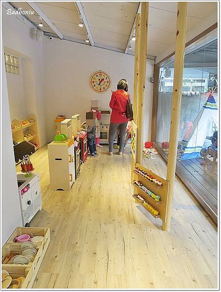 hape,hape 台北,hape木樂地 台北館,hape木樂地 木製遊樂天地,台北室內沙坑,台北室內親子景點,台北溜小孩,台北親子景點,台北雨天溜小孩,木樂地,木樂地 台北,木樂地 台北大安館,木樂地 營業時間,木樂地 門票,木樂地 預約,木製遊樂天地 @壞波妞の旅行食踨