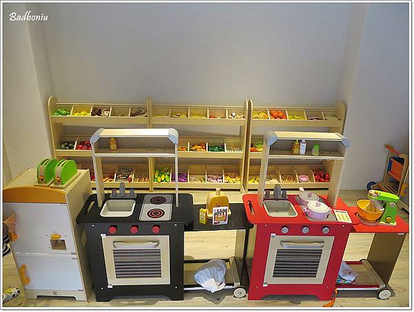 hape,hape 台北,hape木樂地 台北館,hape木樂地 木製遊樂天地,台北室內沙坑,台北室內親子景點,台北溜小孩,台北親子景點,台北雨天溜小孩,木樂地,木樂地 台北,木樂地 台北大安館,木樂地 營業時間,木樂地 門票,木樂地 預約,木製遊樂天地 @壞波妞の旅行食踨