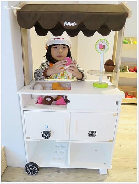 hape,hape 台北,hape木樂地 台北館,hape木樂地 木製遊樂天地,台北室內沙坑,台北室內親子景點,台北溜小孩,台北親子景點,台北雨天溜小孩,木樂地,木樂地 台北,木樂地 台北大安館,木樂地 營業時間,木樂地 門票,木樂地 預約,木製遊樂天地 @壞波妞の旅行食踨
