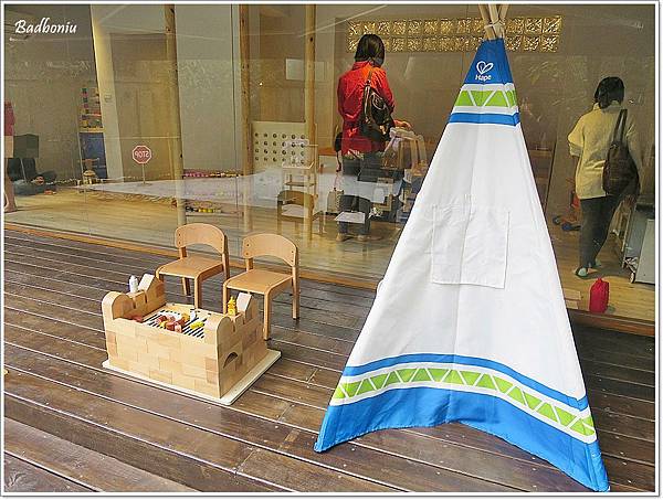 hape,hape 台北,hape木樂地 台北館,hape木樂地 木製遊樂天地,台北室內沙坑,台北室內親子景點,台北溜小孩,台北親子景點,台北雨天溜小孩,木樂地,木樂地 台北,木樂地 台北大安館,木樂地 營業時間,木樂地 門票,木樂地 預約,木製遊樂天地 @壞波妞の旅行食踨