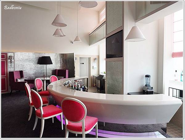 cozzi loves barbie主題飯店,hotel cozzi,hotel cozzi zhongshan kaohsiun,hotel cozzi高雄,三多商圈住宿,和逸 高雄,和逸 高雄中山,和逸高雄中山館,芭比主題客房,芭比主題房,芭比飯店,高雄 和逸,高雄 捷運 住宿,高雄 芭比主題客房,高雄 親子飯店,高雄住宿推薦 @壞波妞の旅行食踨