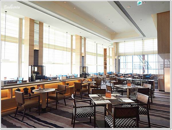 cozzi loves barbie主題飯店,hotel cozzi,hotel cozzi zhongshan kaohsiun,hotel cozzi高雄,三多商圈住宿,和逸 高雄,和逸 高雄中山,和逸高雄中山館,芭比主題客房,芭比主題房,芭比飯店,高雄 和逸,高雄 捷運 住宿,高雄 芭比主題客房,高雄 親子飯店,高雄住宿推薦 @壞波妞の旅行食踨