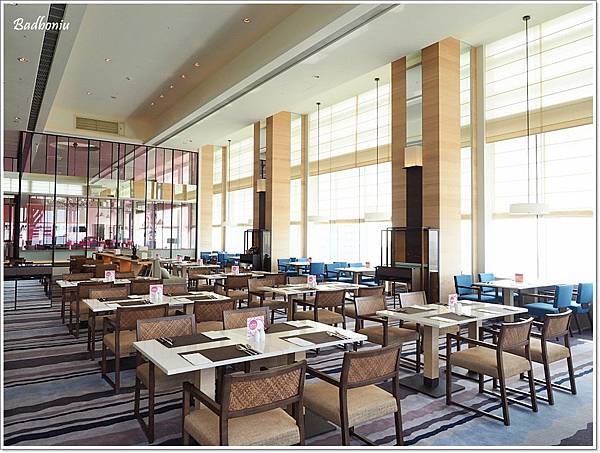 cozzi loves barbie主題飯店,hotel cozzi,hotel cozzi zhongshan kaohsiun,hotel cozzi高雄,三多商圈住宿,和逸 高雄,和逸 高雄中山,和逸高雄中山館,芭比主題客房,芭比主題房,芭比飯店,高雄 和逸,高雄 捷運 住宿,高雄 芭比主題客房,高雄 親子飯店,高雄住宿推薦 @壞波妞の旅行食踨