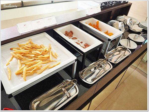 cozzi loves barbie主題飯店,hotel cozzi,hotel cozzi zhongshan kaohsiun,hotel cozzi高雄,三多商圈住宿,和逸 高雄,和逸 高雄中山,和逸高雄中山館,芭比主題客房,芭比主題房,芭比飯店,高雄 和逸,高雄 捷運 住宿,高雄 芭比主題客房,高雄 親子飯店,高雄住宿推薦 @壞波妞の旅行食踨