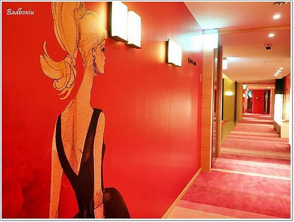 cozzi loves barbie主題飯店,hotel cozzi,hotel cozzi zhongshan kaohsiun,hotel cozzi高雄,三多商圈住宿,和逸 高雄,和逸 高雄中山,和逸高雄中山館,芭比主題客房,芭比主題房,芭比飯店,高雄 和逸,高雄 捷運 住宿,高雄 芭比主題客房,高雄 親子飯店,高雄住宿推薦 @壞波妞の旅行食踨
