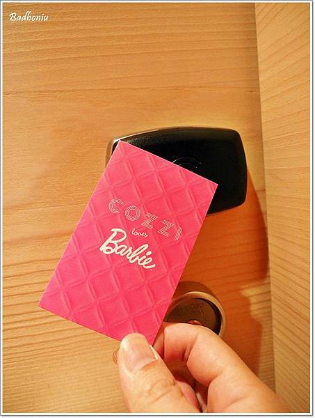cozzi loves barbie主題飯店,hotel cozzi,hotel cozzi zhongshan kaohsiun,hotel cozzi高雄,三多商圈住宿,和逸 高雄,和逸 高雄中山,和逸高雄中山館,芭比主題客房,芭比主題房,芭比飯店,高雄 和逸,高雄 捷運 住宿,高雄 芭比主題客房,高雄 親子飯店,高雄住宿推薦 @壞波妞の旅行食踨