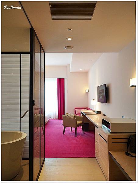 cozzi loves barbie主題飯店,hotel cozzi,hotel cozzi zhongshan kaohsiun,hotel cozzi高雄,三多商圈住宿,和逸 高雄,和逸 高雄中山,和逸高雄中山館,芭比主題客房,芭比主題房,芭比飯店,高雄 和逸,高雄 捷運 住宿,高雄 芭比主題客房,高雄 親子飯店,高雄住宿推薦 @壞波妞の旅行食踨