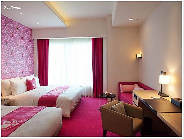 cozzi loves barbie主題飯店,hotel cozzi,hotel cozzi zhongshan kaohsiun,hotel cozzi高雄,三多商圈住宿,和逸 高雄,和逸 高雄中山,和逸高雄中山館,芭比主題客房,芭比主題房,芭比飯店,高雄 和逸,高雄 捷運 住宿,高雄 芭比主題客房,高雄 親子飯店,高雄住宿推薦 @壞波妞の旅行食踨