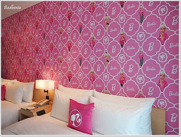 cozzi loves barbie主題飯店,hotel cozzi,hotel cozzi zhongshan kaohsiun,hotel cozzi高雄,三多商圈住宿,和逸 高雄,和逸 高雄中山,和逸高雄中山館,芭比主題客房,芭比主題房,芭比飯店,高雄 和逸,高雄 捷運 住宿,高雄 芭比主題客房,高雄 親子飯店,高雄住宿推薦 @壞波妞の旅行食踨