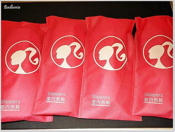 cozzi loves barbie主題飯店,hotel cozzi,hotel cozzi zhongshan kaohsiun,hotel cozzi高雄,三多商圈住宿,和逸 高雄,和逸 高雄中山,和逸高雄中山館,芭比主題客房,芭比主題房,芭比飯店,高雄 和逸,高雄 捷運 住宿,高雄 芭比主題客房,高雄 親子飯店,高雄住宿推薦 @壞波妞の旅行食踨