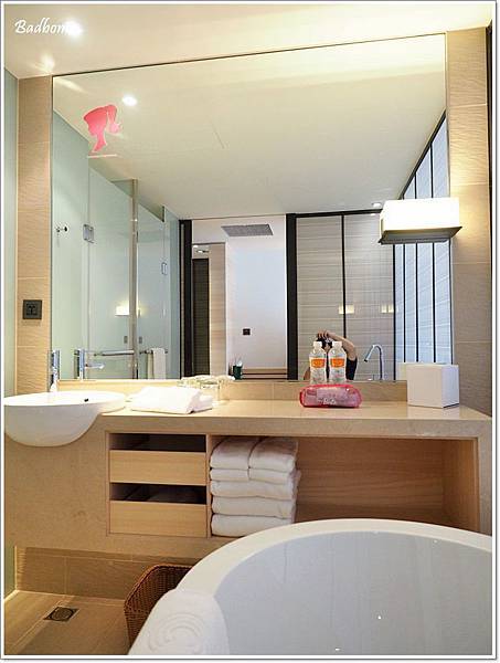 cozzi loves barbie主題飯店,hotel cozzi,hotel cozzi zhongshan kaohsiun,hotel cozzi高雄,三多商圈住宿,和逸 高雄,和逸 高雄中山,和逸高雄中山館,芭比主題客房,芭比主題房,芭比飯店,高雄 和逸,高雄 捷運 住宿,高雄 芭比主題客房,高雄 親子飯店,高雄住宿推薦 @壞波妞の旅行食踨