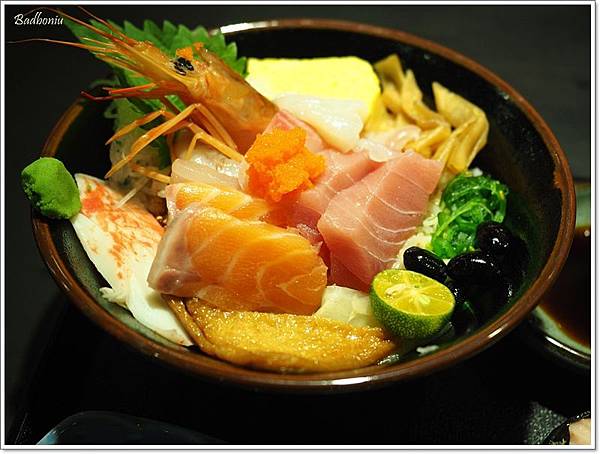 桃園平價生魚片,桃園海鮮丼推薦,桃園火車站平價美食,桃園火車站美食,桃園火車站附近好吃的,遠東百貨美食推薦 @壞波妞の旅行食踨