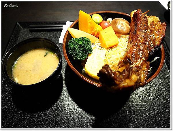 桃園平價生魚片,桃園海鮮丼推薦,桃園火車站平價美食,桃園火車站美食,桃園火車站附近好吃的,遠東百貨美食推薦 @壞波妞の旅行食踨