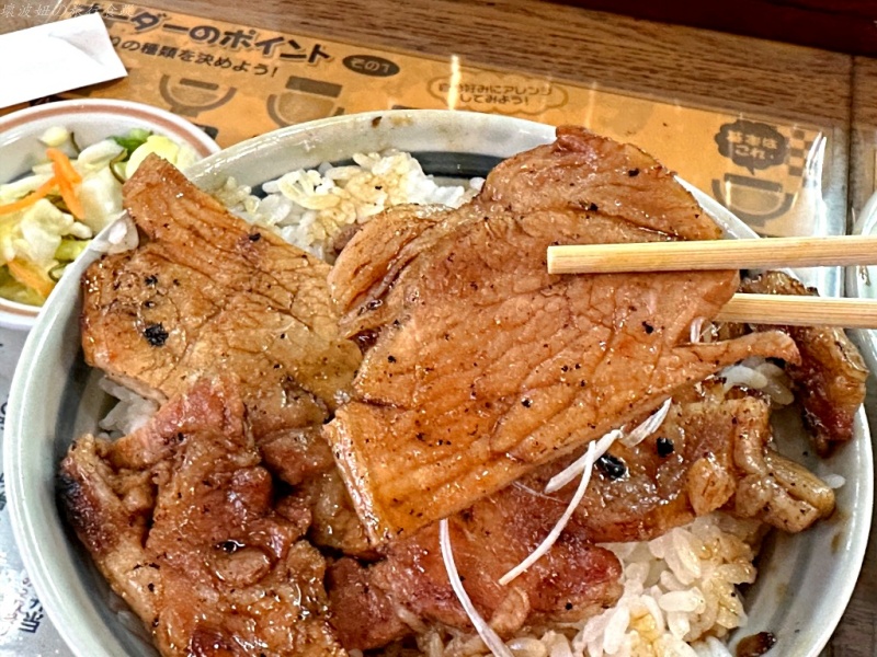 北海道必吃燒肉丼,十勝豚丼 價位,十勝豚丼 帶廣本店,十勝豚丼 札幌分店,十勝豚丼 札幌車站,十勝豚丼 營業時間 @壞波妞の旅行食踨