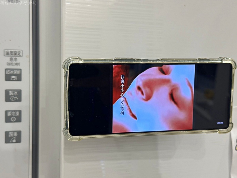 mgsafe手機架,交換禮物推薦,磁吸式手機架,車用手機架推薦,電動手機架 @壞波妞の旅行食踨