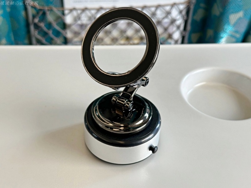 mgsafe手機架,交換禮物推薦,磁吸式手機架,車用手機架推薦,電動手機架 @壞波妞の旅行食踨