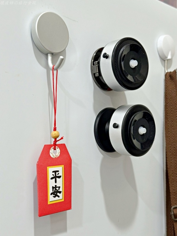 mgsafe手機架,交換禮物推薦,磁吸式手機架,車用手機架推薦,電動手機架 @壞波妞の旅行食踨
