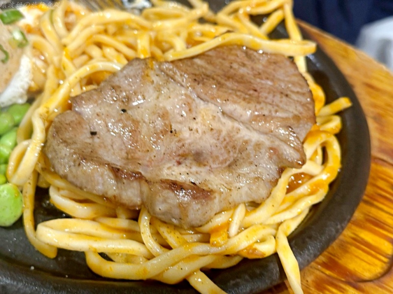 大港32 營業時間,大港32 菜單,大港32牛排,高雄惡搞牛排,高雄牛排臭豆腐 @壞波妞の旅行食踨
