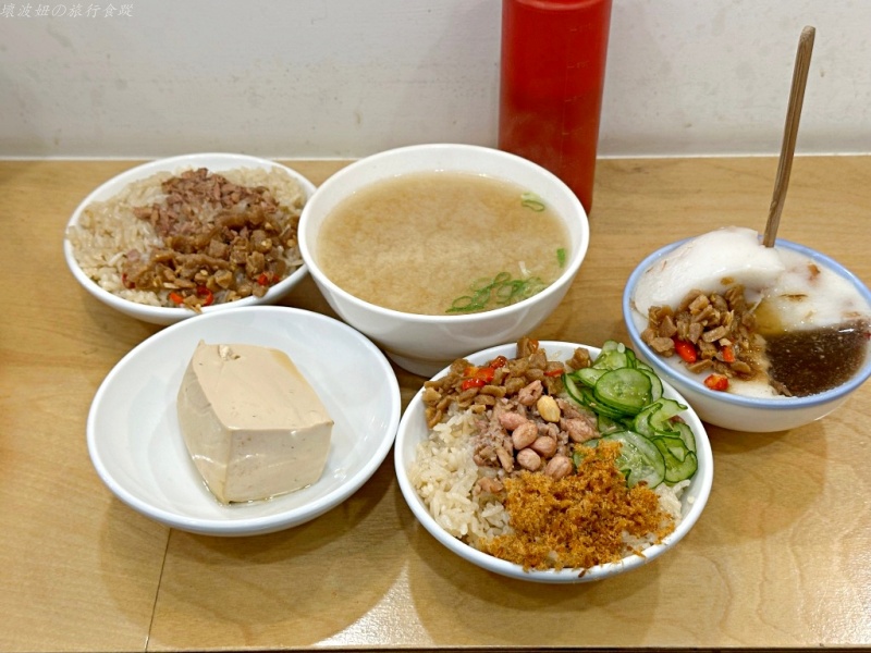 台中向上市場美食推薦,台中在來碗粿,台中好吃的碗粿,台中米糕推薦,在來碗粿營業時間 @壞波妞の旅行食踨 台中向上市場美食推薦,台中在來碗粿,台中好吃的碗粿,台中米糕推薦,在來碗粿營業時間 @壞波妞の旅行食踨