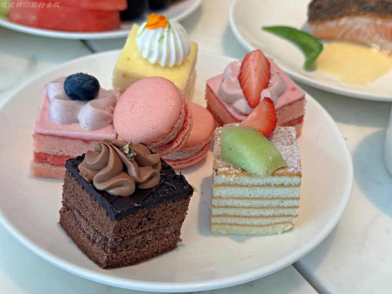 台中吃到飽推薦,台中李方艾美餐廳,台中特斯拉超充站,李方艾美buffet,李方艾美停車,李方艾美停車場,李方艾美午餐,李方艾美晚餐,李方艾美電動車充電,李方艾美餐廳評價 @壞波妞の旅行食踨