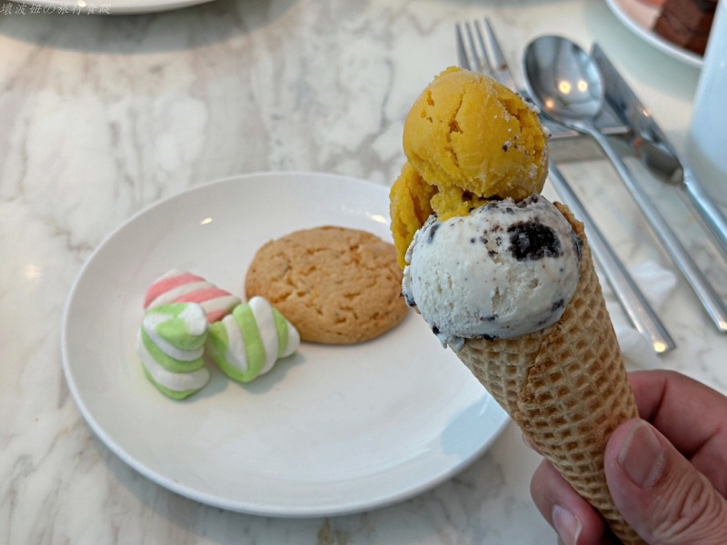 台中吃到飽推薦,台中李方艾美餐廳,台中特斯拉超充站,李方艾美buffet,李方艾美停車,李方艾美停車場,李方艾美午餐,李方艾美晚餐,李方艾美電動車充電,李方艾美餐廳評價 @壞波妞の旅行食踨