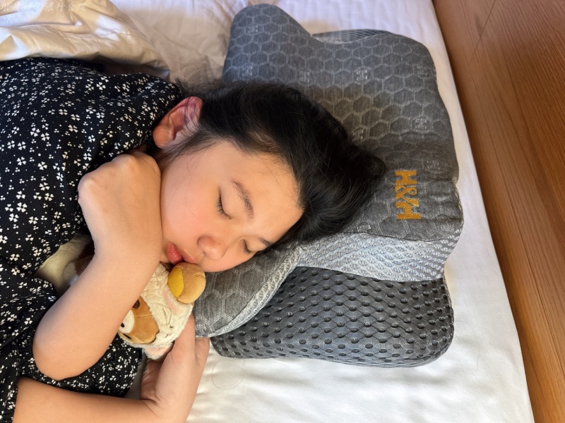 懸浮睡眠,漂浮枕推薦,記憶枕推薦 @壞波妞の旅行食踨