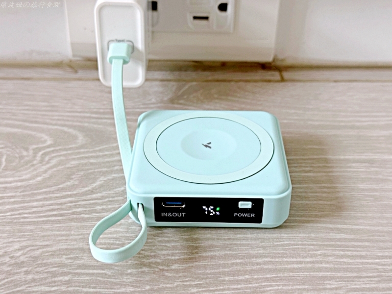 YOMIX自帶線行動電源,YOMIX行充評價,YOMIX行充重量,YOMIX行充電量,固態行動電源推薦,磁吸行充推薦,迷你行動電源推薦 @壞波妞の旅行食踨 YOMIX自帶線行動電源,YOMIX行充評價,YOMIX行充重量,YOMIX行充電量,固態行動電源推薦,磁吸行充推薦,迷你行動電源推薦 @壞波妞の旅行食踨