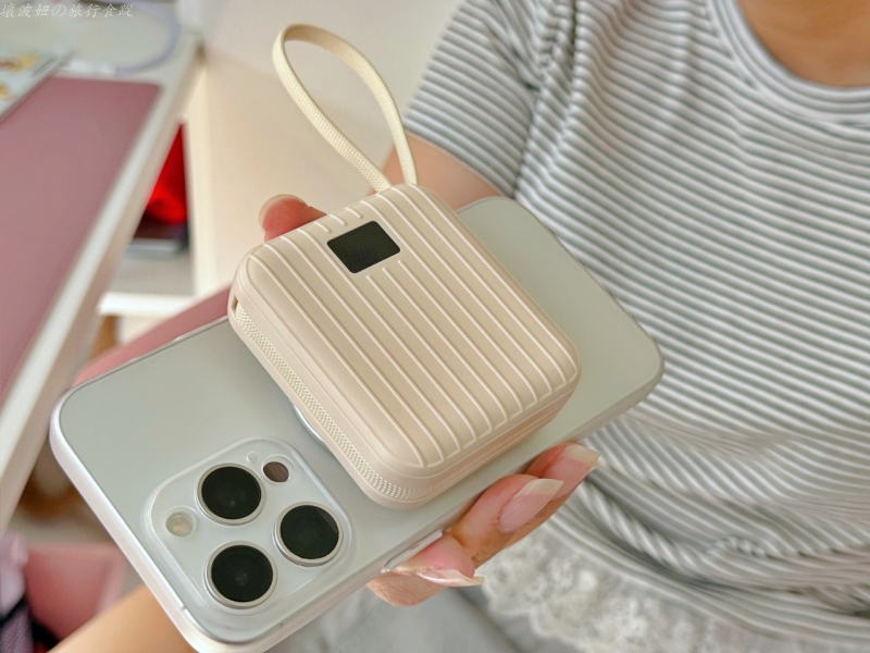 10000 固態行動電源,aircolor行動電源 安全性,aircolor行動電源 評價,可以充筆電的行動電源,可以帶上飛機的行動電源,玩皮克敏推薦行動電源,自帶線 固態行動電源,超輕量行動電源 @壞波妞の旅行食踨 10000 固態行動電源,aircolor行動電源 安全性,aircolor行動電源 評價,可以充筆電的行動電源,可以帶上飛機的行動電源,玩皮克敏推薦行動電源,自帶線 固態行動電源,超輕量行動電源 @壞波妞の旅行食踨